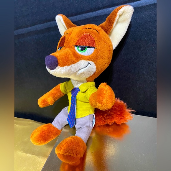 DISNEY ZOOTOPIA NWOT NICK WILDE FOX TOMY BEAN BAG PLUSH 2016 9” - Picture 6 of 12